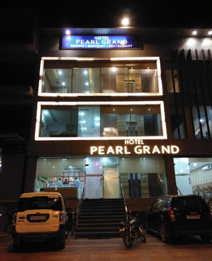 Hotel Pearl Grand & Banquet Zirakpur Екстериор снимка
