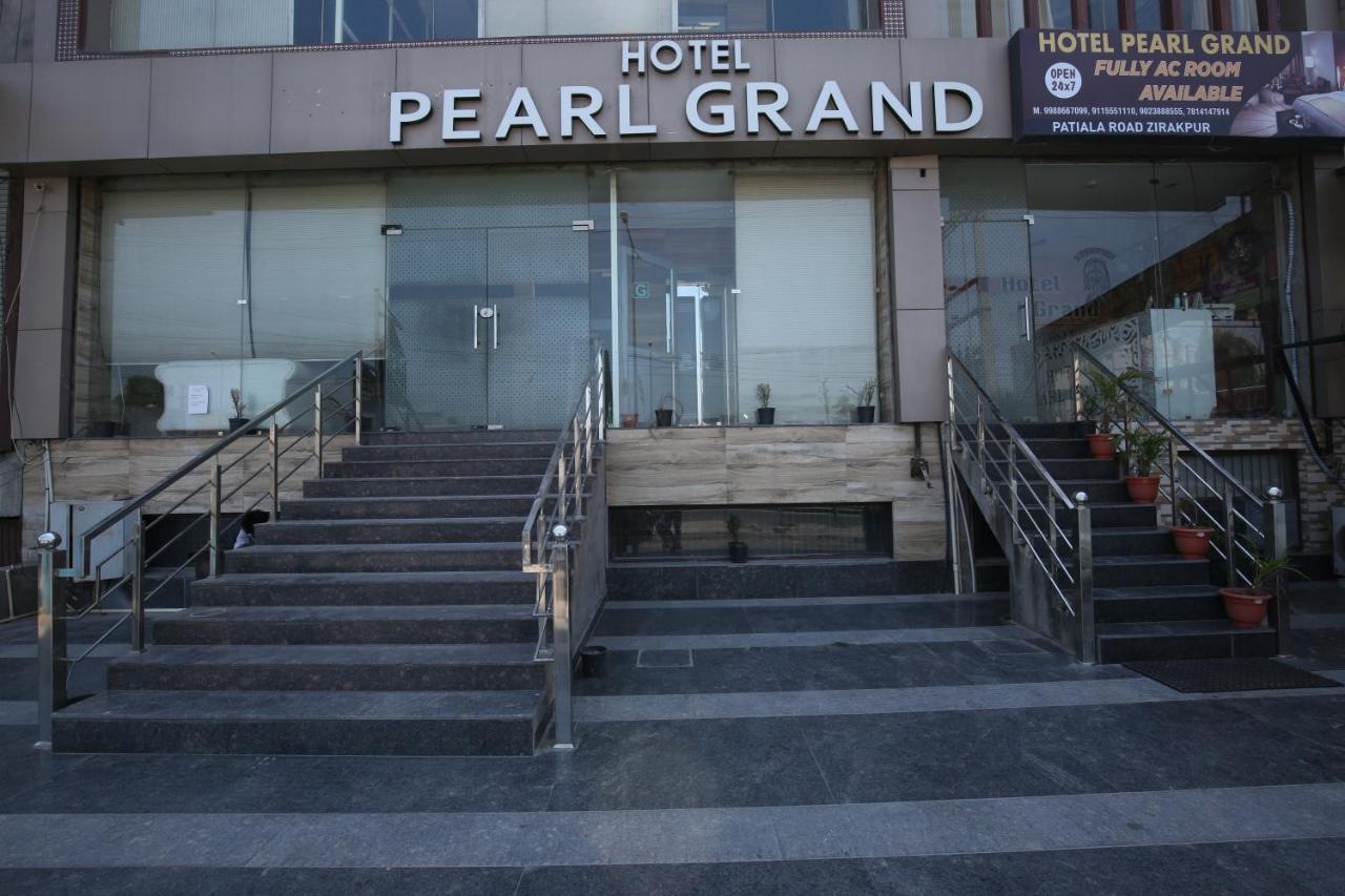 Hotel Pearl Grand & Banquet Zirakpur Екстериор снимка