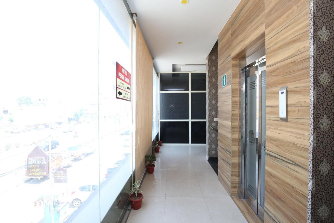 Hotel Pearl Grand & Banquet Zirakpur Екстериор снимка