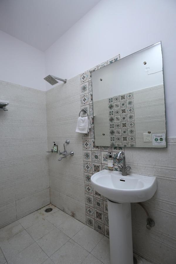 Hotel Pearl Grand & Banquet Zirakpur Екстериор снимка