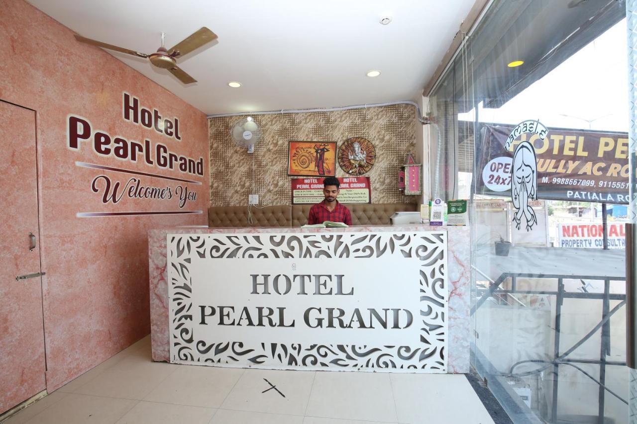 Hotel Pearl Grand & Banquet Zirakpur Екстериор снимка